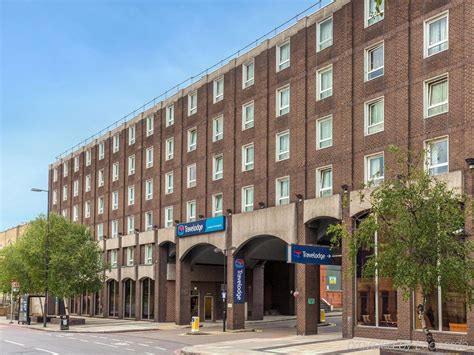 There is no on-site car park at this hotel. . Travellodge london